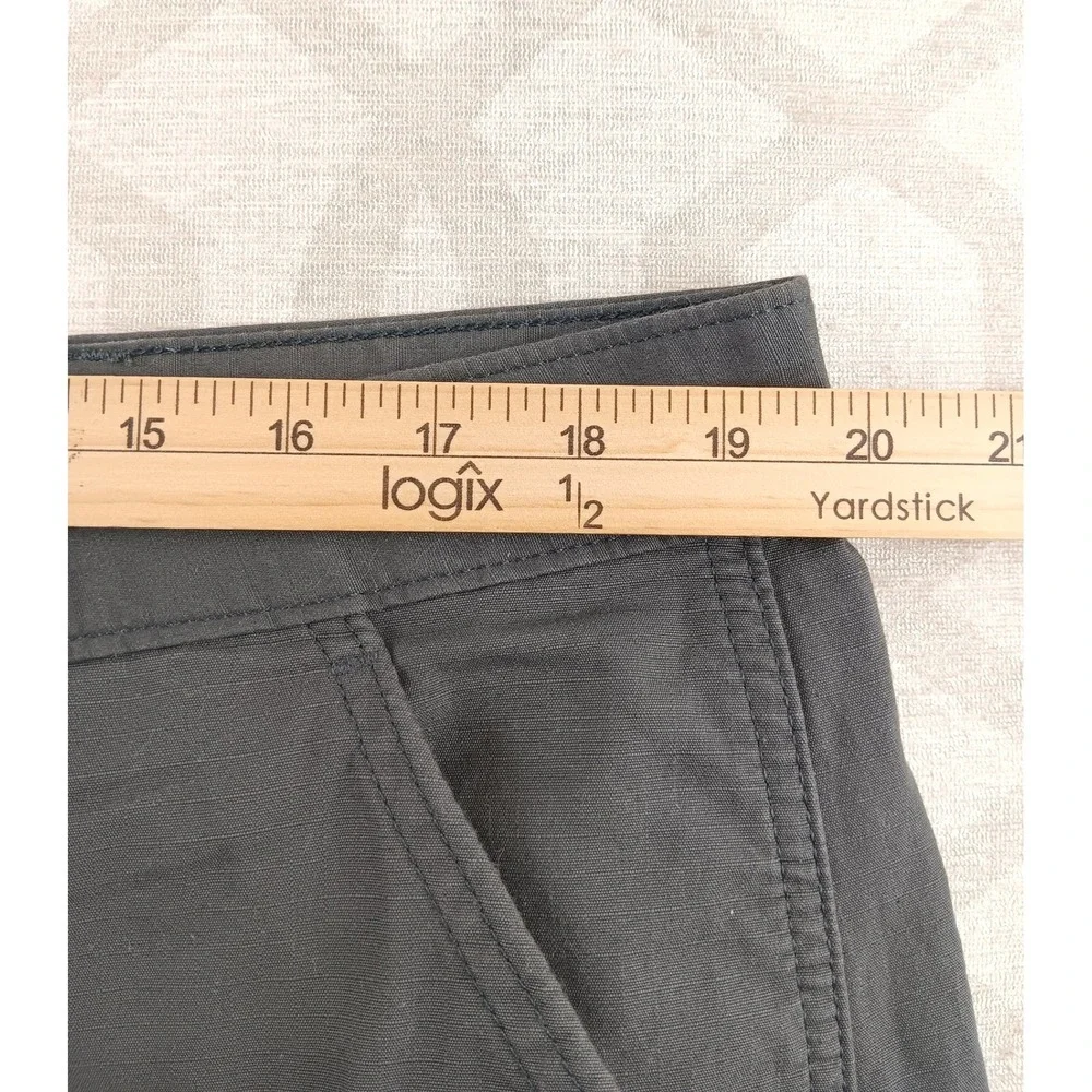 Levi Strauss Co Mens Cargo Shorts Olive Green Waterless Size 38 - Picture 3 of 9
